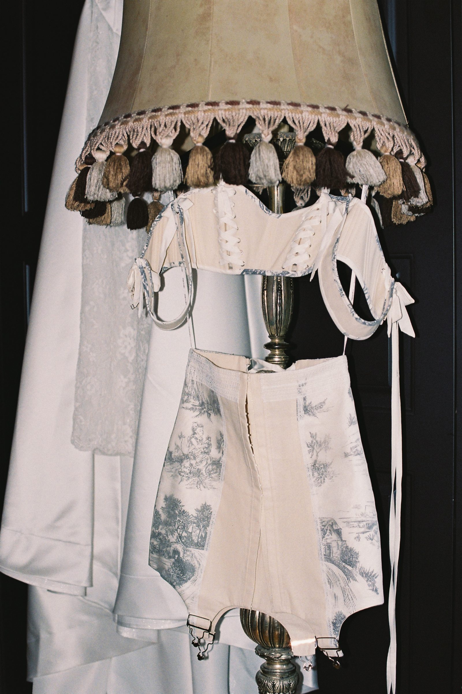 The corset, waiting